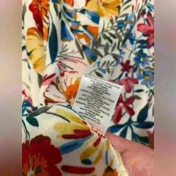 Status by Chenault Print floral
Midi Skirt size SMALL - Picture 5 of 6